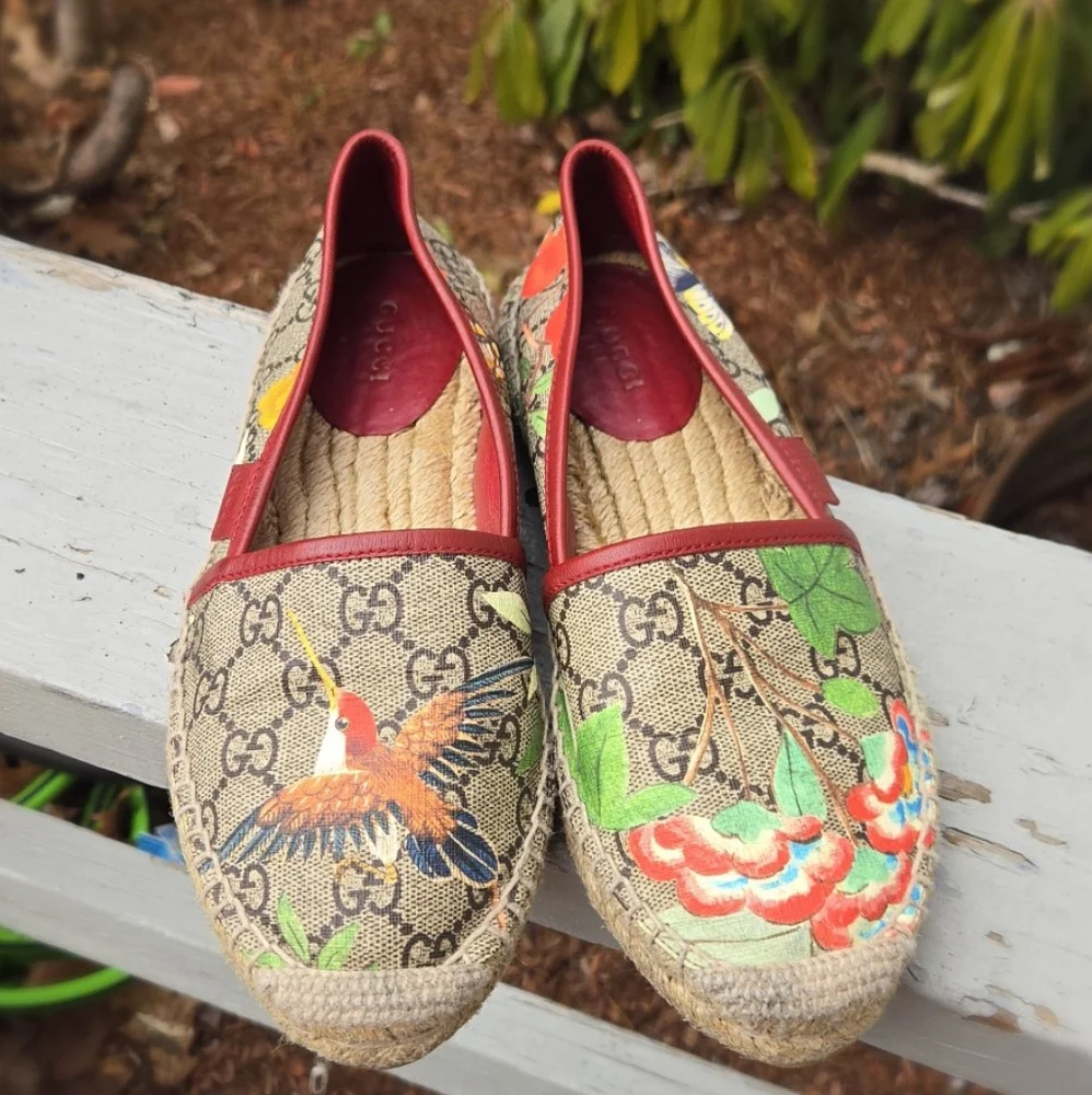 Gucci Kids Shoes with Red and Green Accents